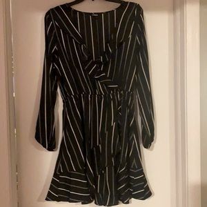 Express long sleeve black and white dress